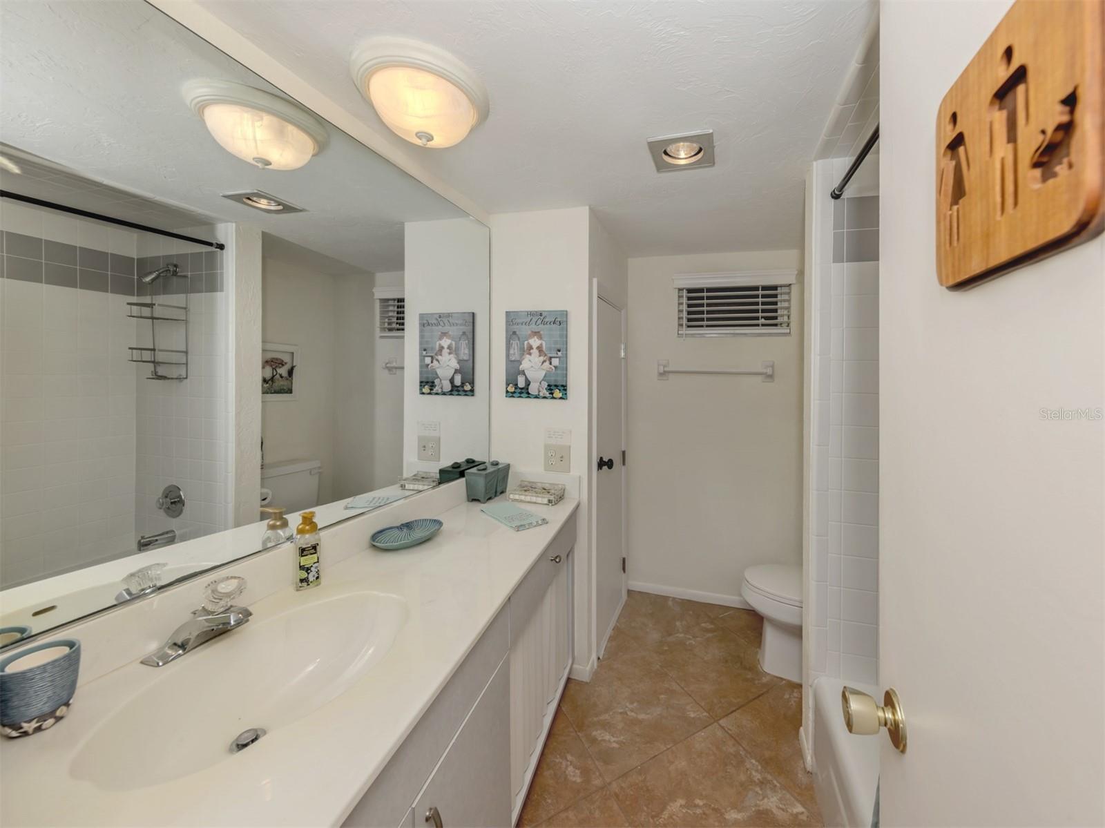 Image 24 of 69 For 1150 Tarpon Center Drive 608 (6-h)