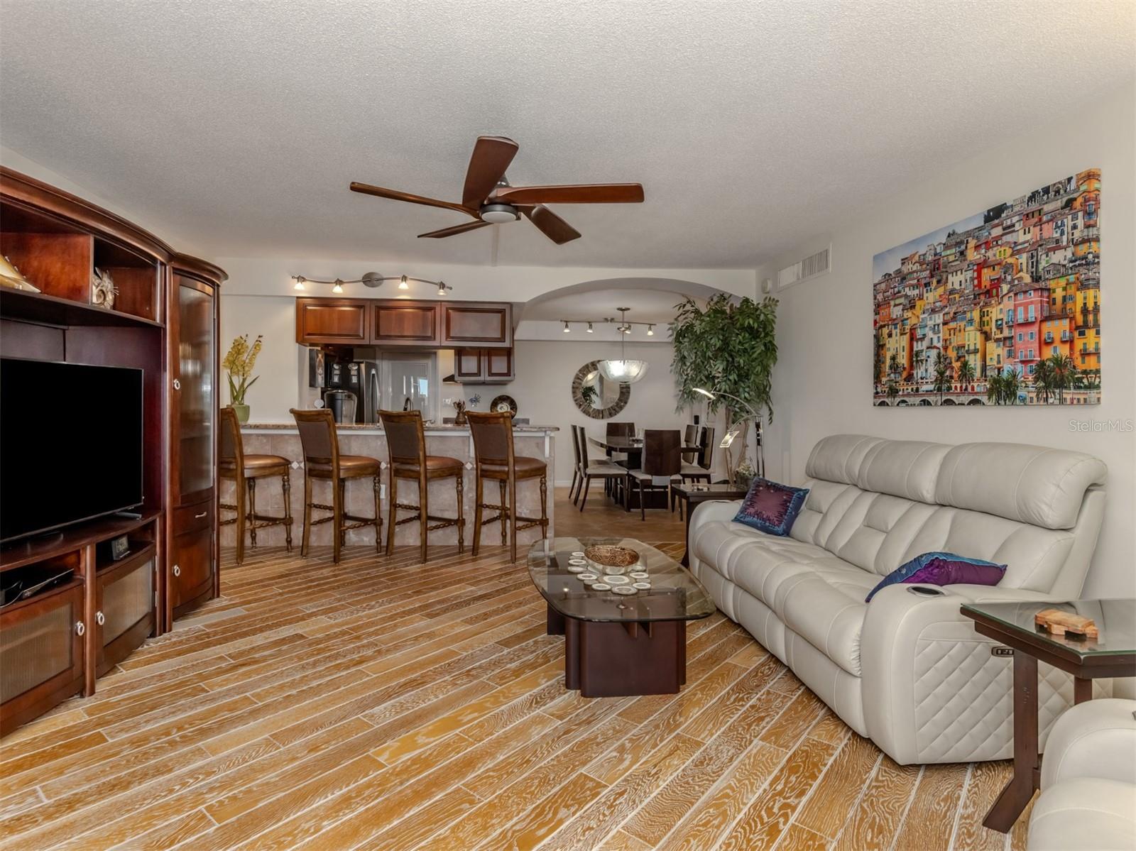 Image 7 of 69 For 1150 Tarpon Center Drive 608 (6-h)