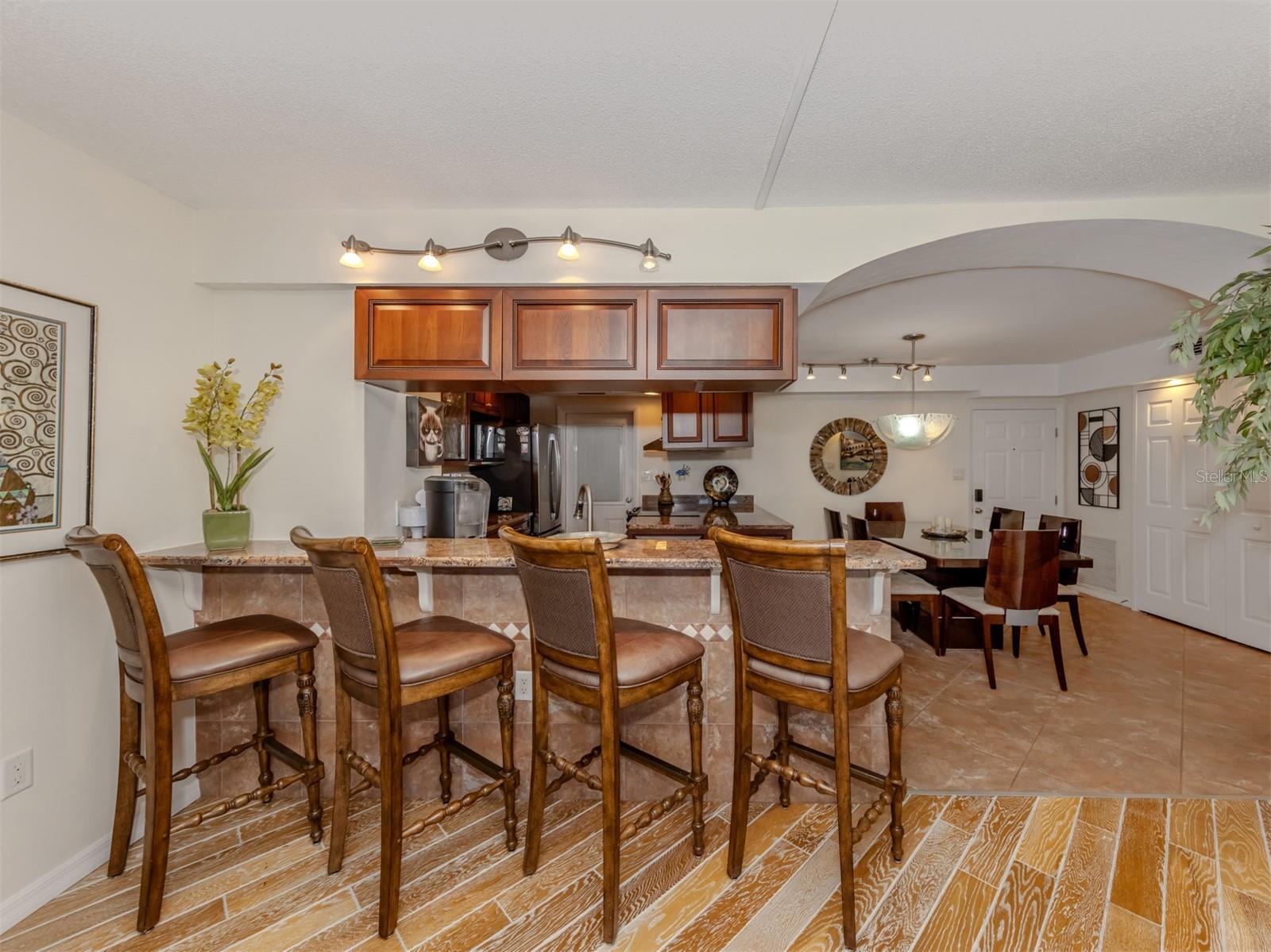 Image 9 of 69 For 1150 Tarpon Center Drive 608 (6-h)
