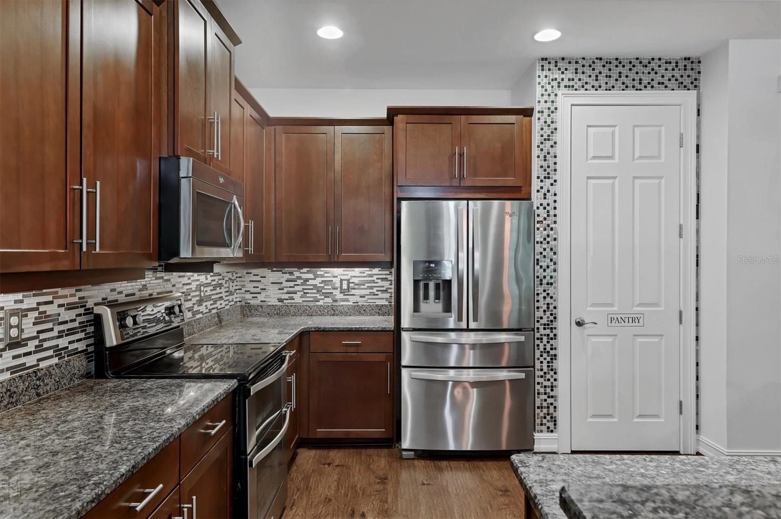Image 13 of 33 For 1069 Bluffwood Drive