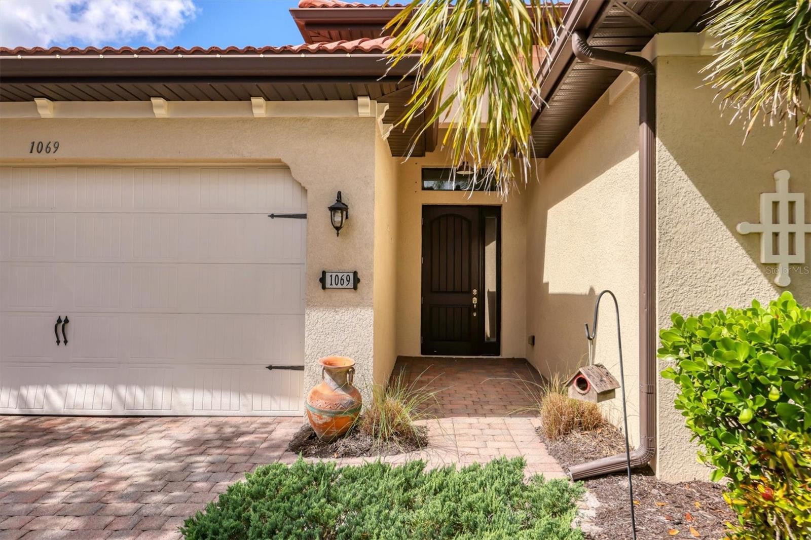 Image 3 of 33 For 1069 Bluffwood Drive