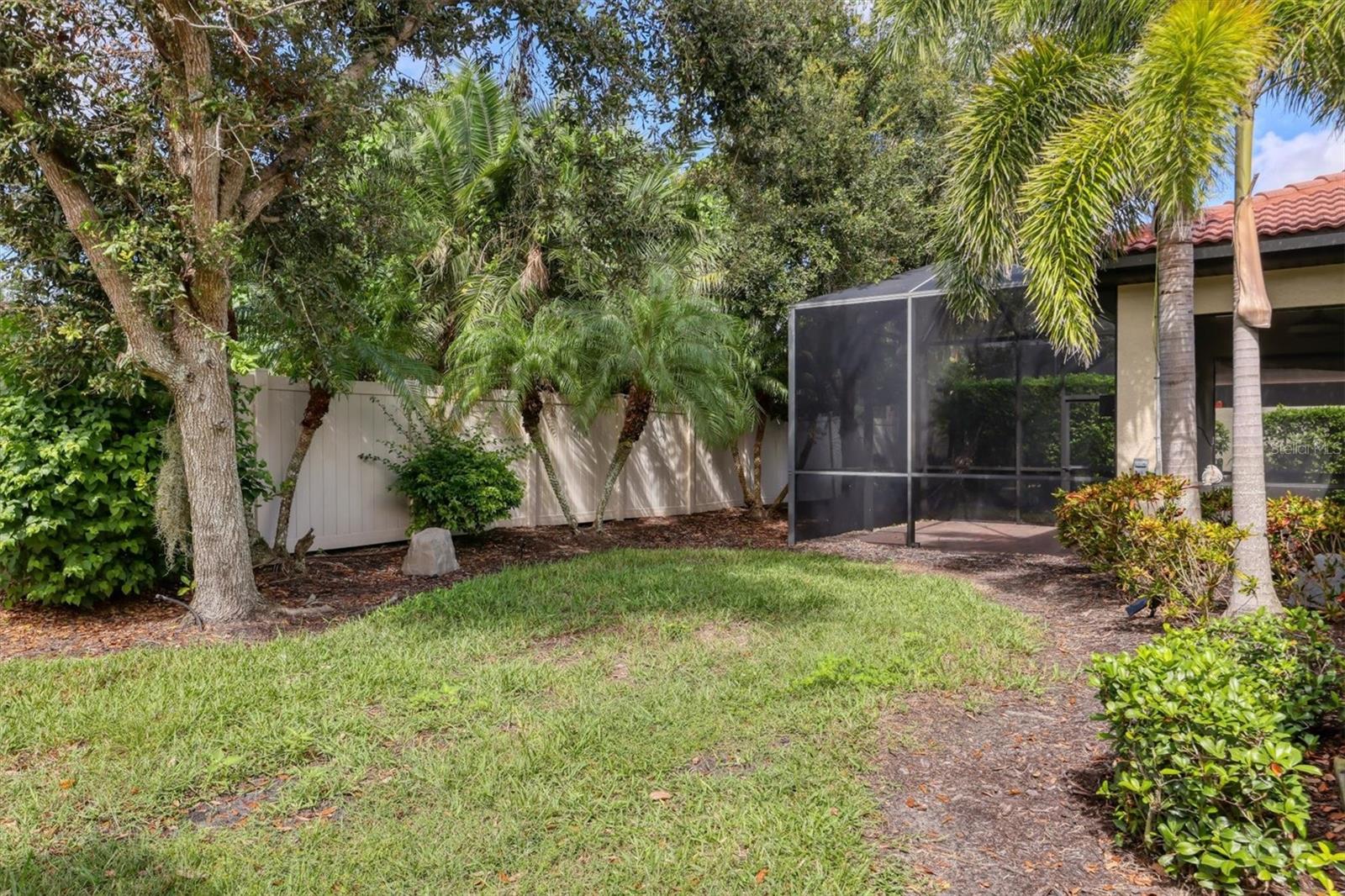 Image 30 of 33 For 1069 Bluffwood Drive