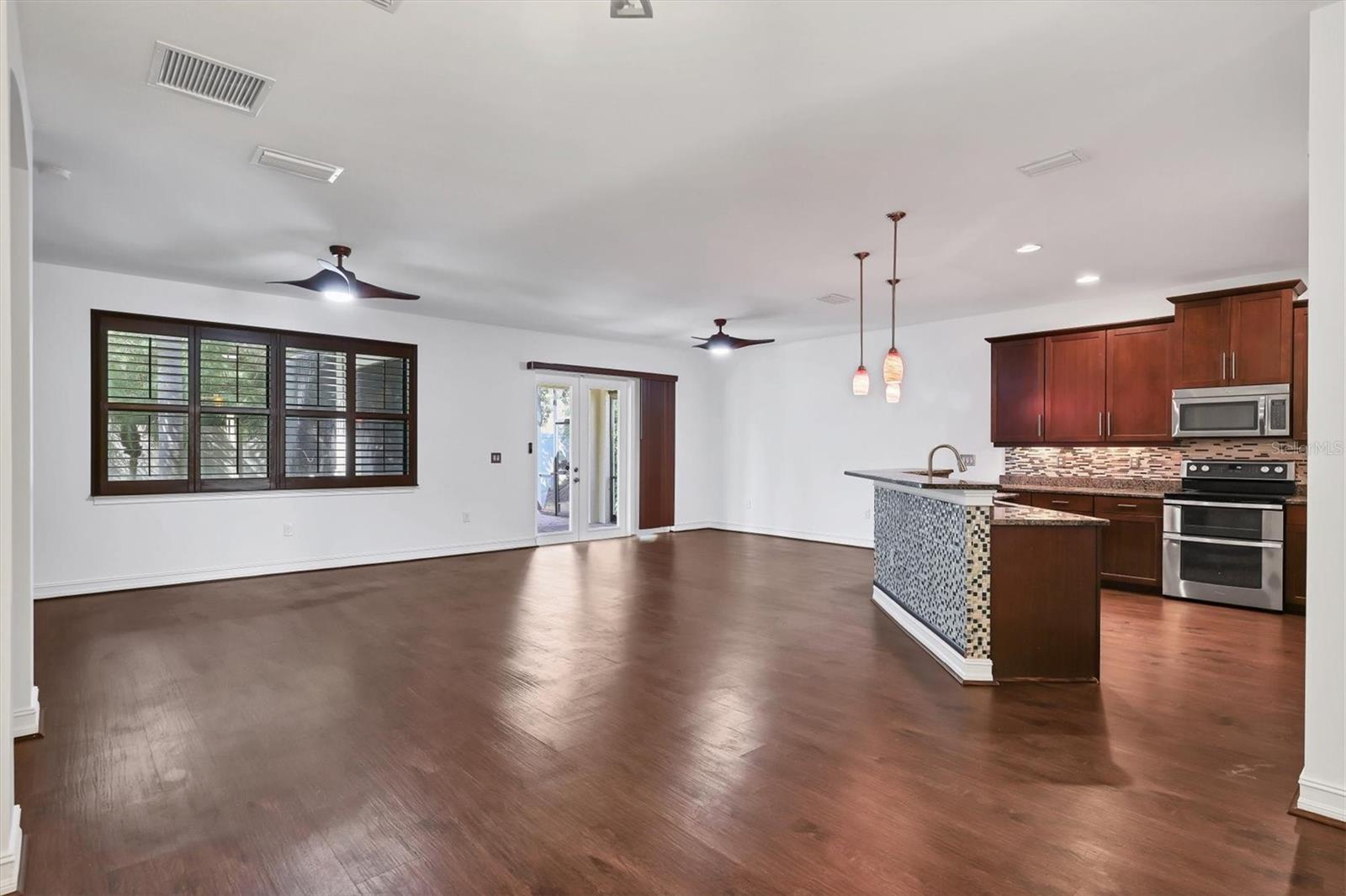 Image 6 of 33 For 1069 Bluffwood Drive