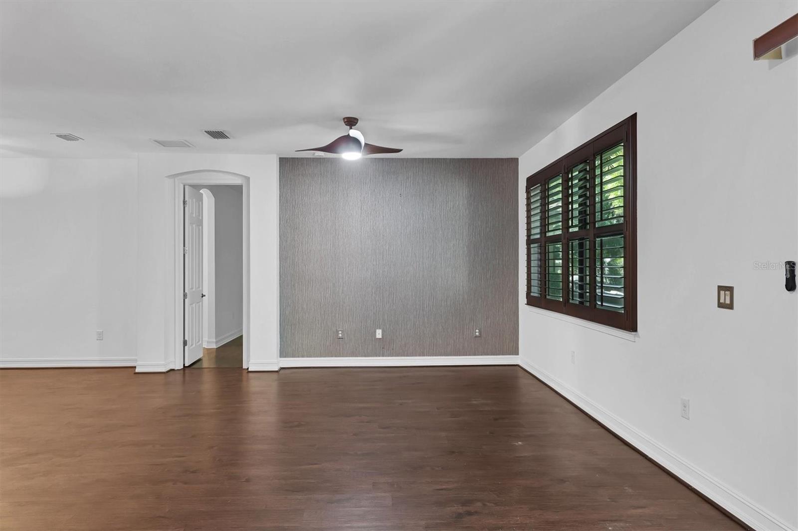 Image 9 of 33 For 1069 Bluffwood Drive