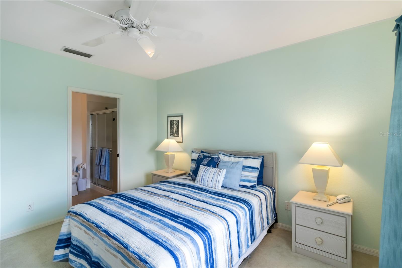 Image 21 of 35 For 19385 Water Oak Drive 302