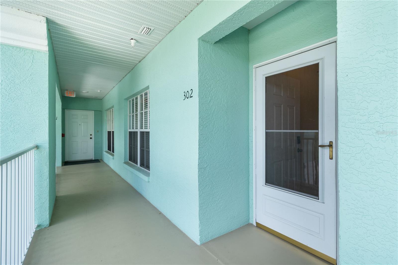 Image 6 of 35 For 19385 Water Oak Drive 302