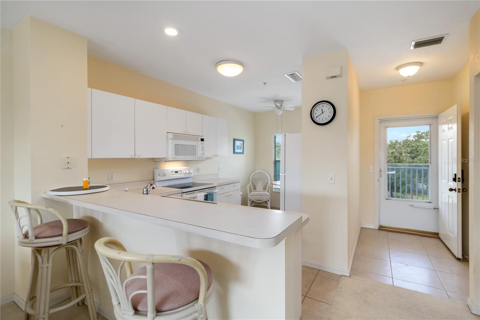 Image 7 of 35 For 19385 Water Oak Drive 302