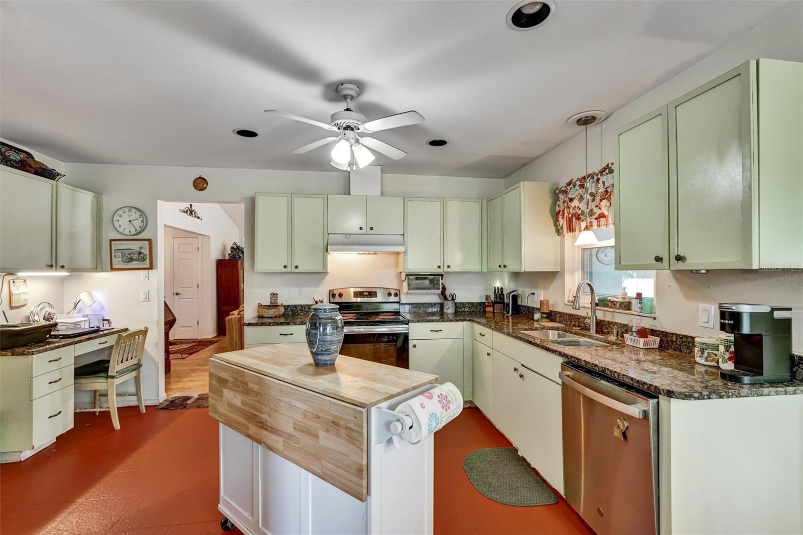 Image 17 of 37 For 735 Indus Road