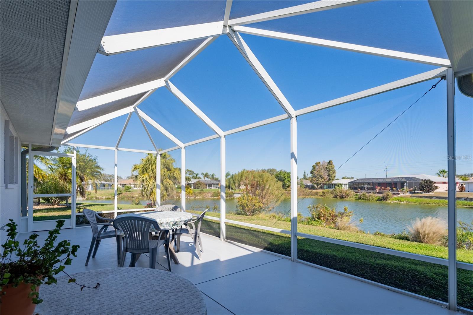 Image 13 of 40 For 1339 Cambridge Drive