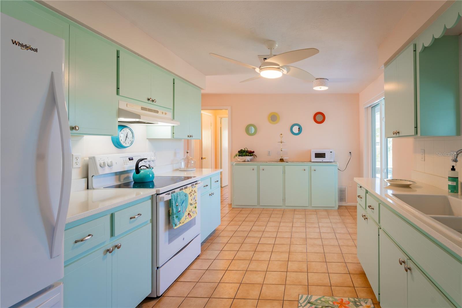 Image 15 of 40 For 1339 Cambridge Drive