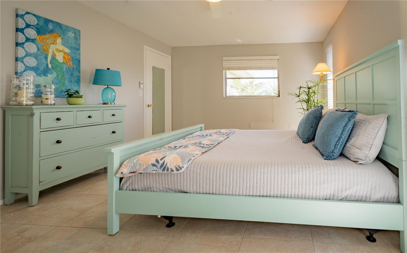 Image 18 of 40 For 1339 Cambridge Drive