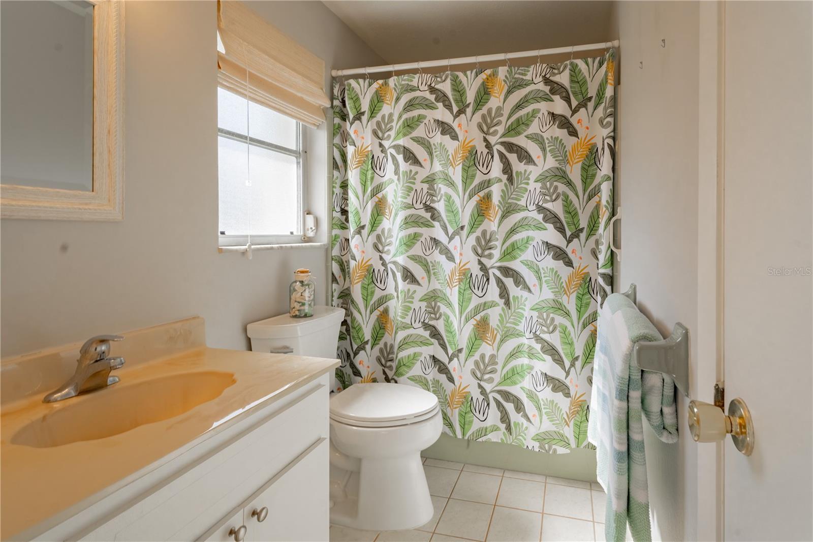 Image 20 of 40 For 1339 Cambridge Drive