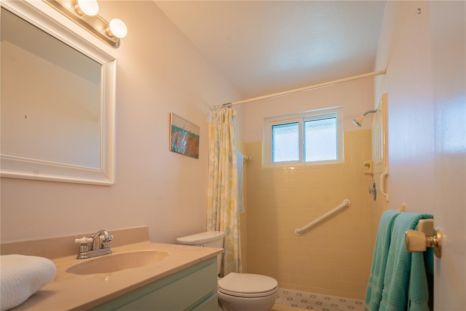 Image 24 of 40 For 1339 Cambridge Drive