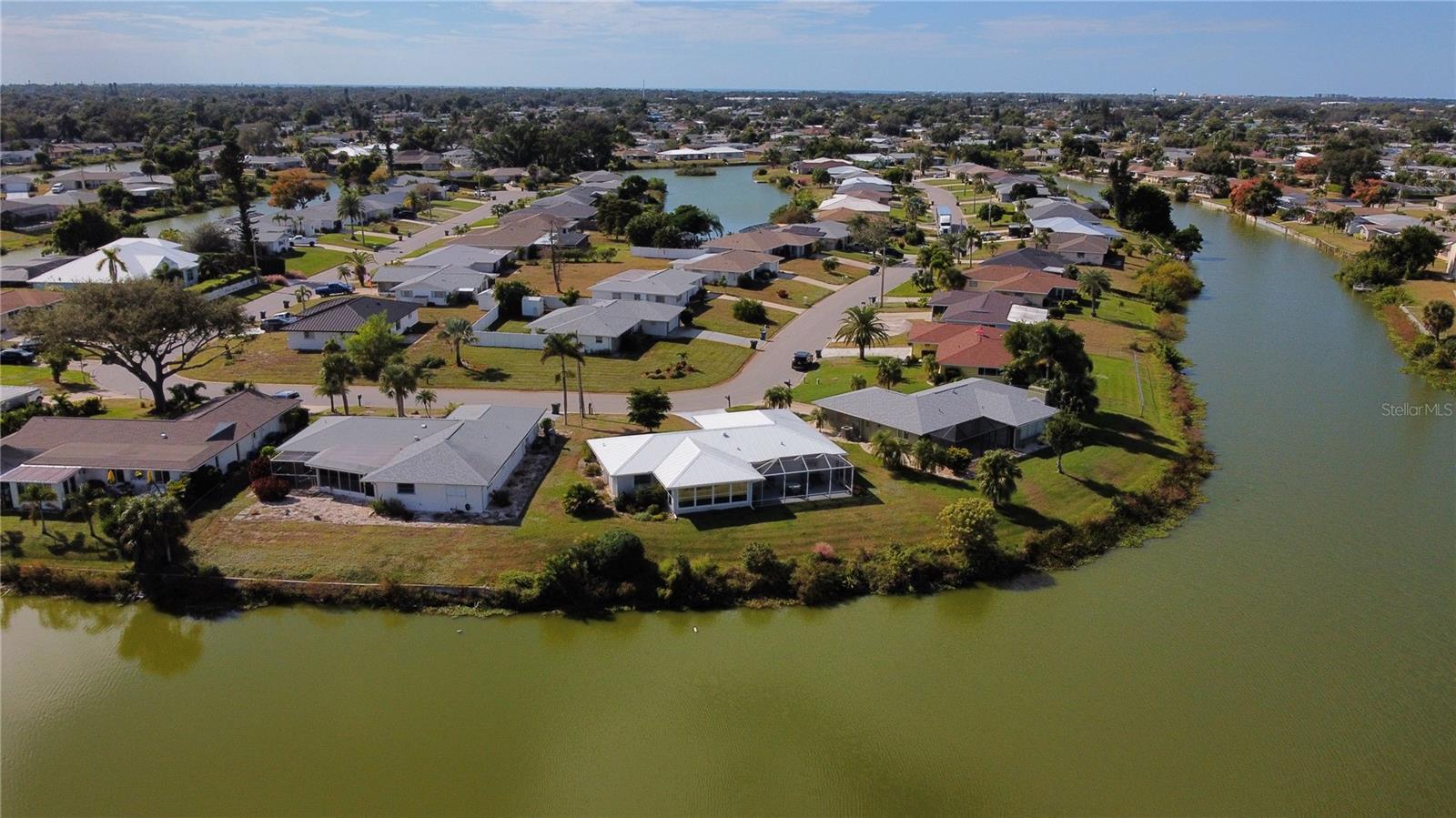 Image 26 of 40 For 1339 Cambridge Drive