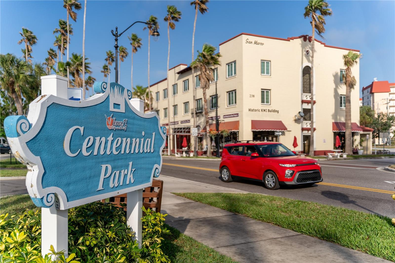 Image 34 of 40 For 1339 Cambridge Drive