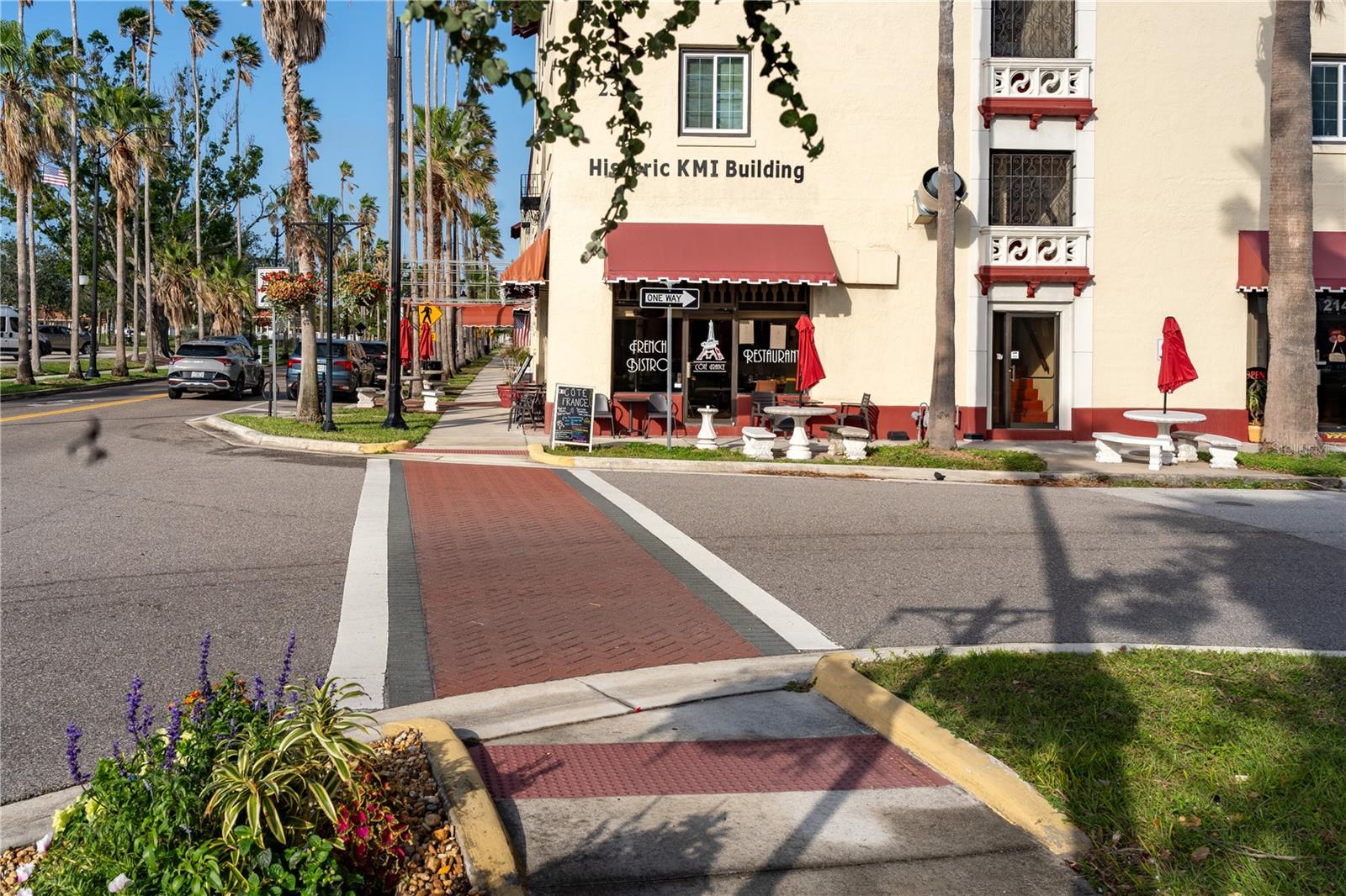 Image 36 of 40 For 1339 Cambridge Drive