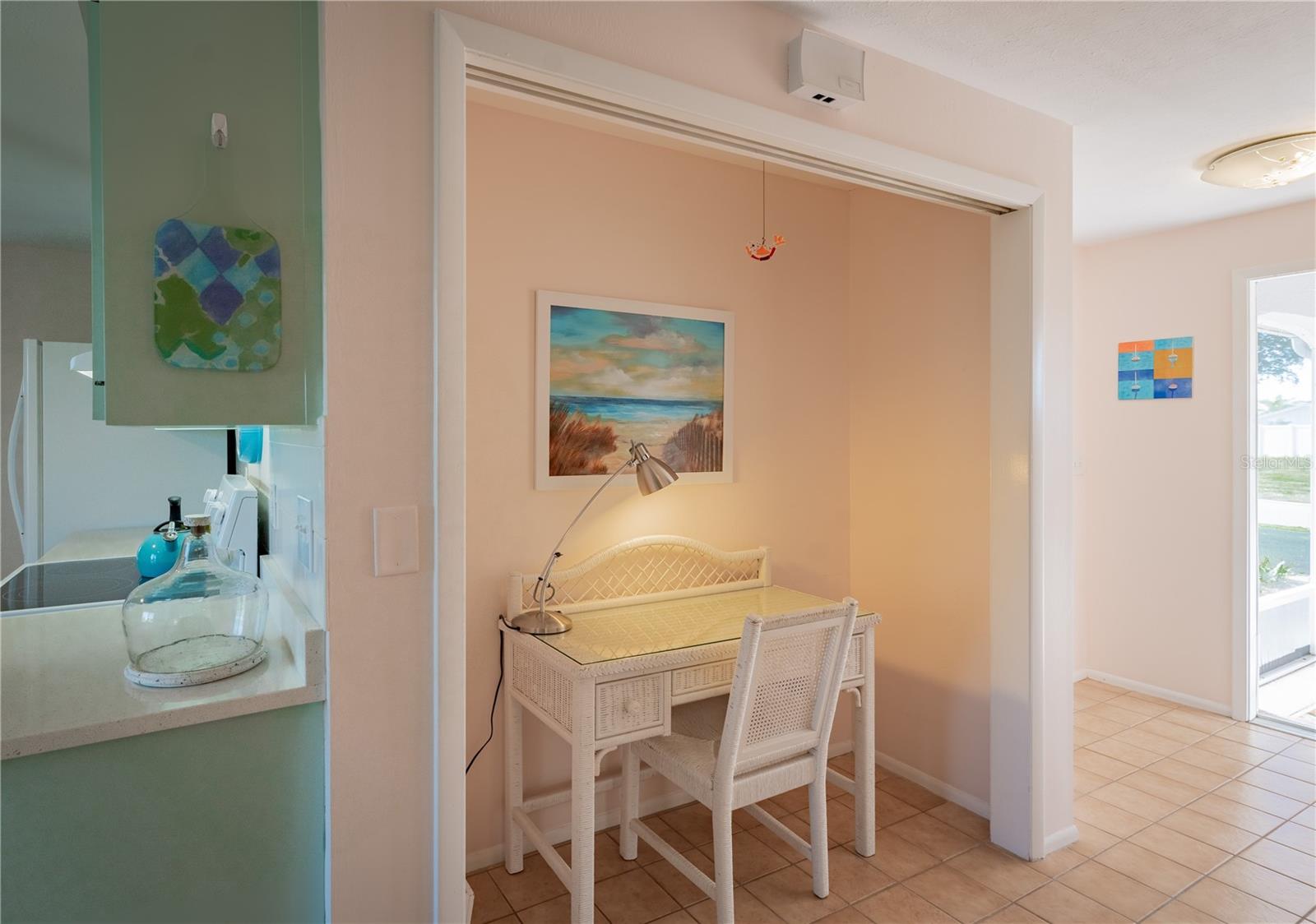 Image 4 of 40 For 1339 Cambridge Drive