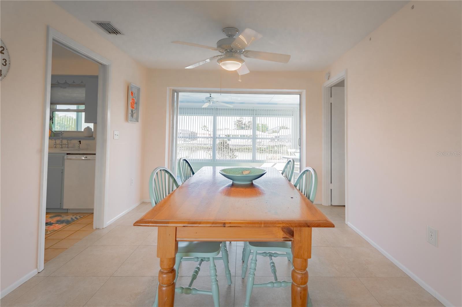 Image 9 of 40 For 1339 Cambridge Drive