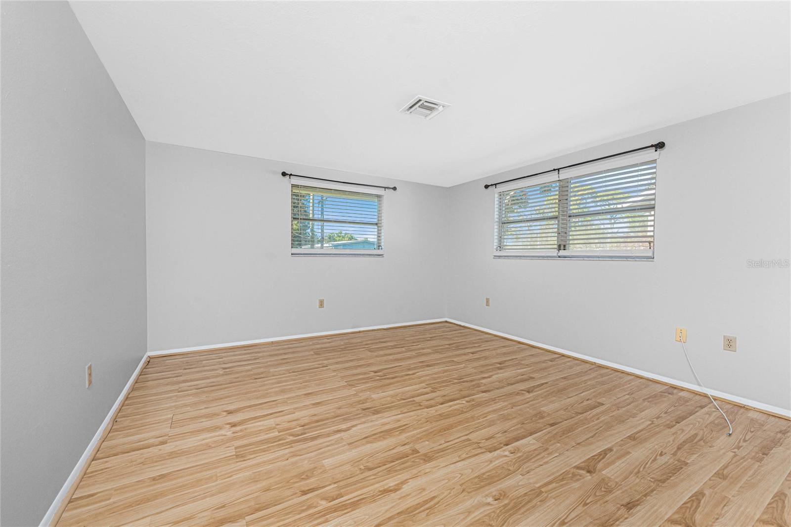 Image 22 of 61 For 3565 Sterling Road