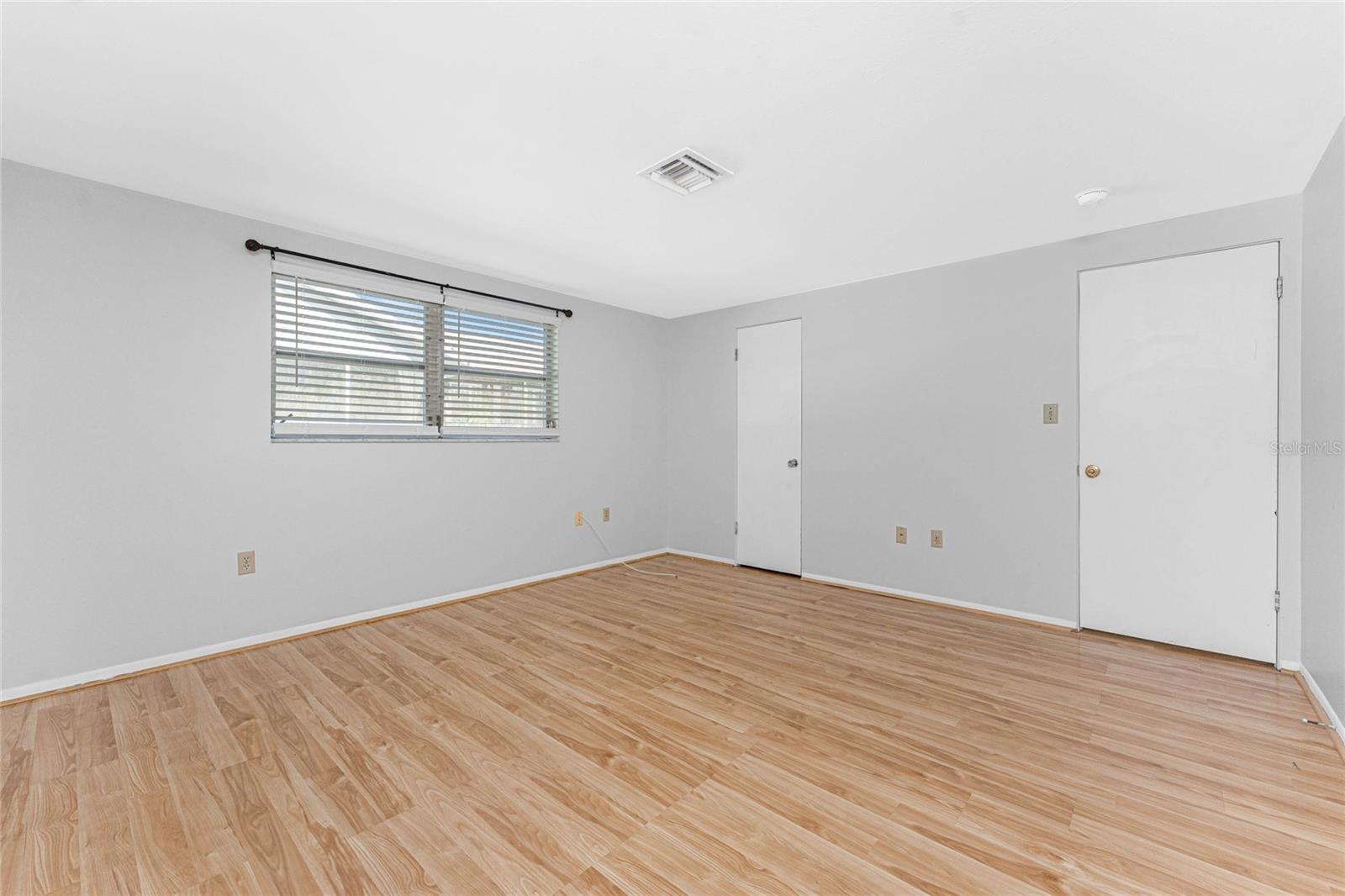 Image 23 of 61 For 3565 Sterling Road