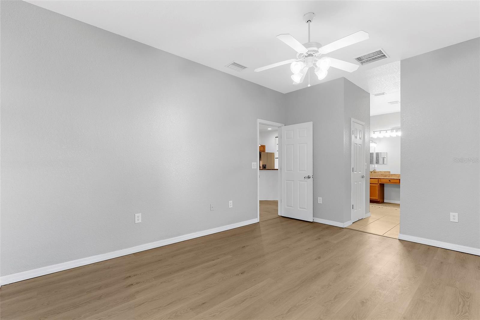 Image 23 of 45 For 5034 Jody Avenue