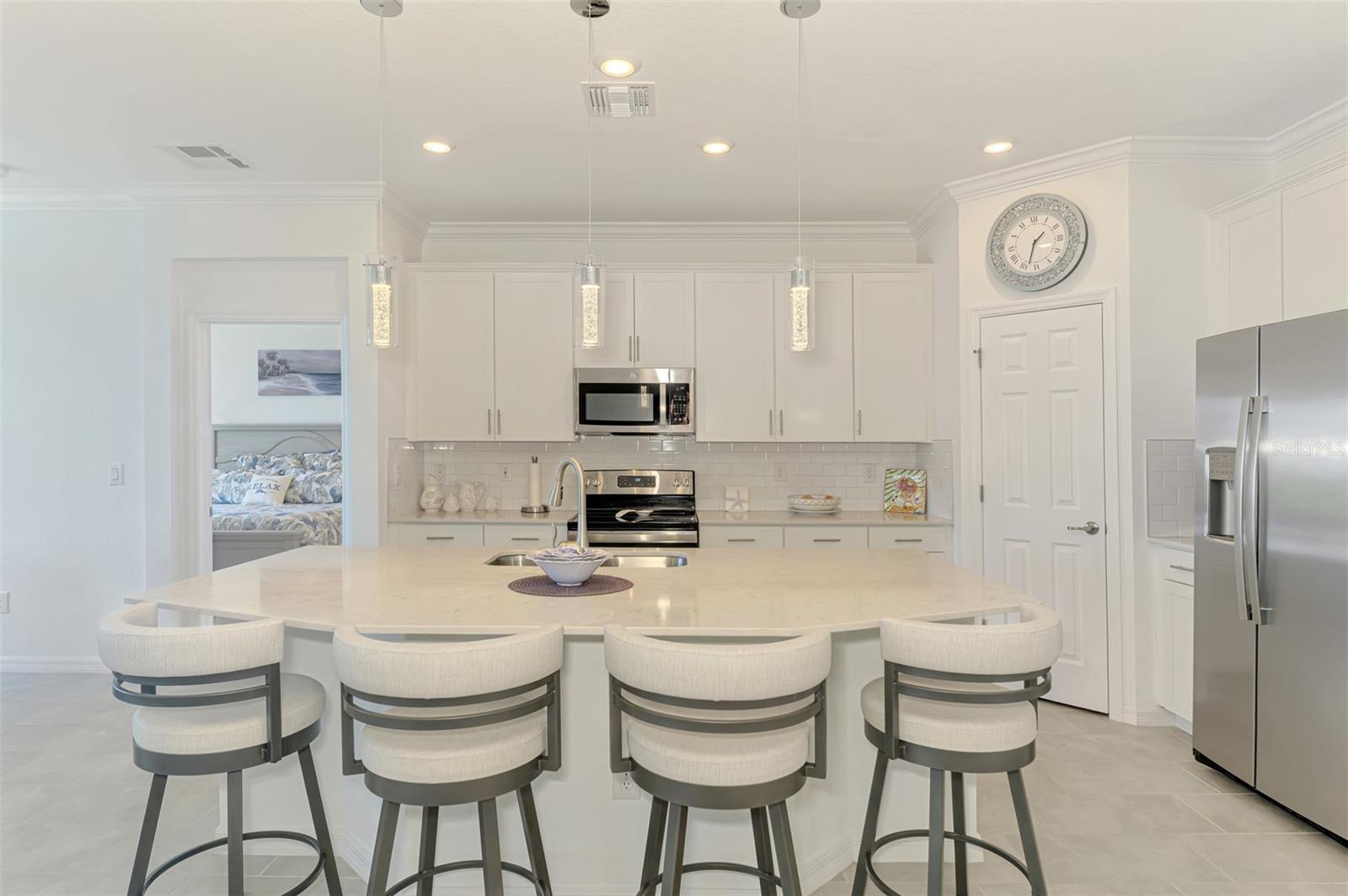 Image 22 of 92 For 10213 Staggerbush Drive 202