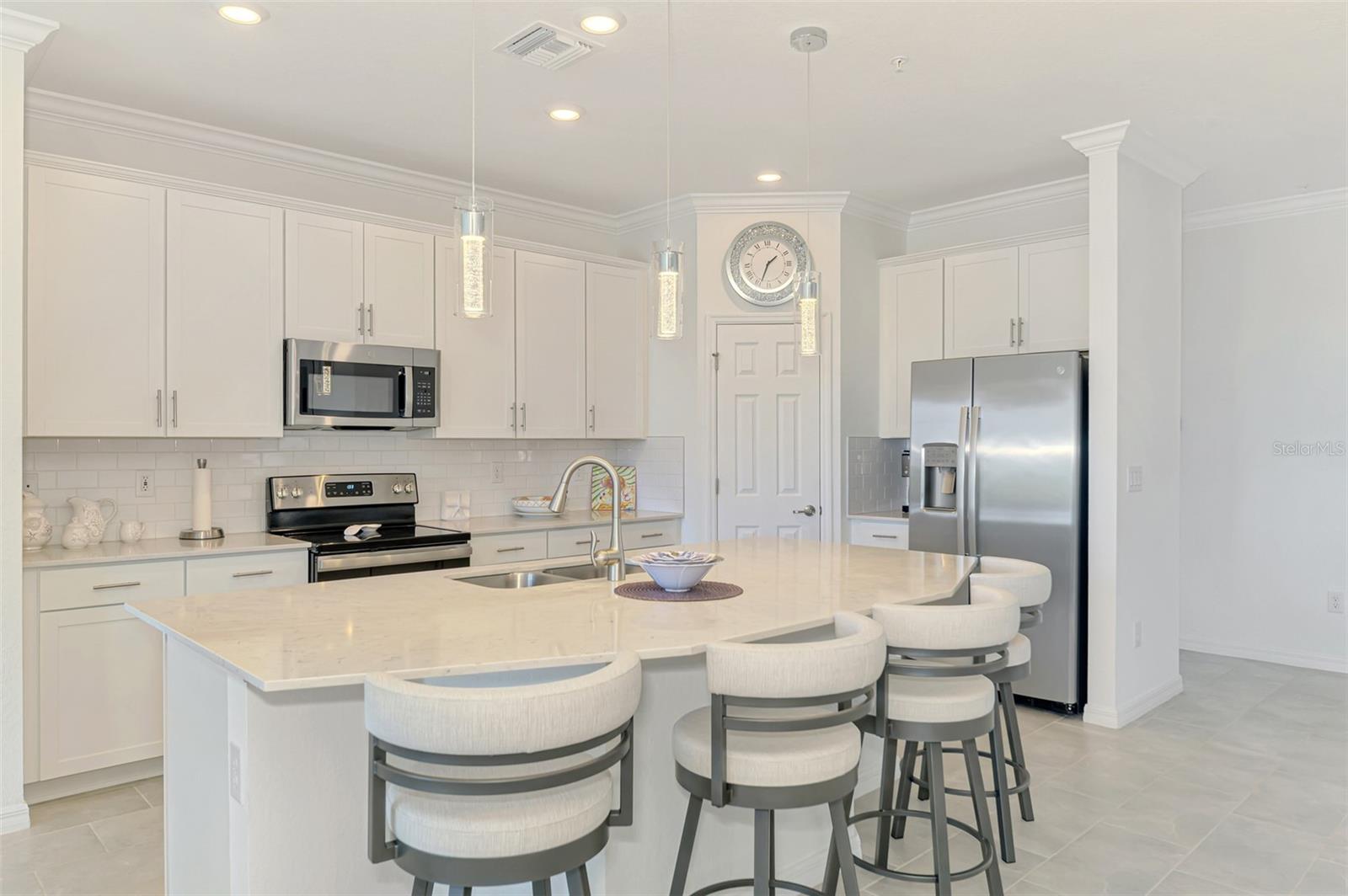 Image 23 of 92 For 10213 Staggerbush Drive 202