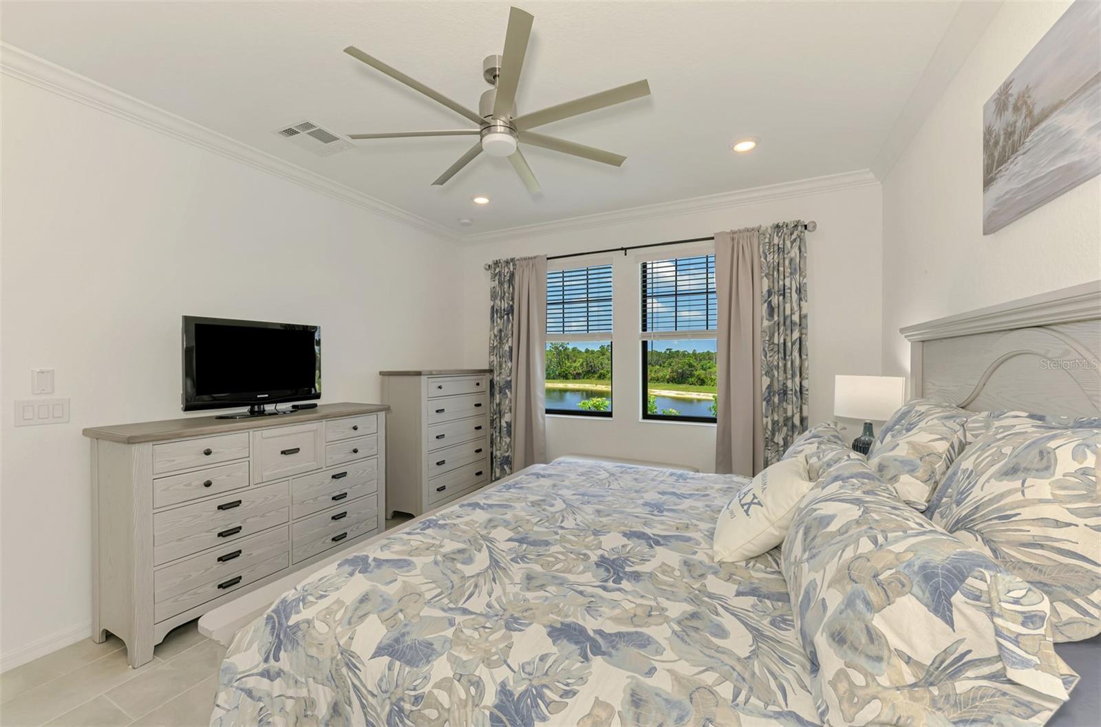 Image 32 of 92 For 10213 Staggerbush Drive 202