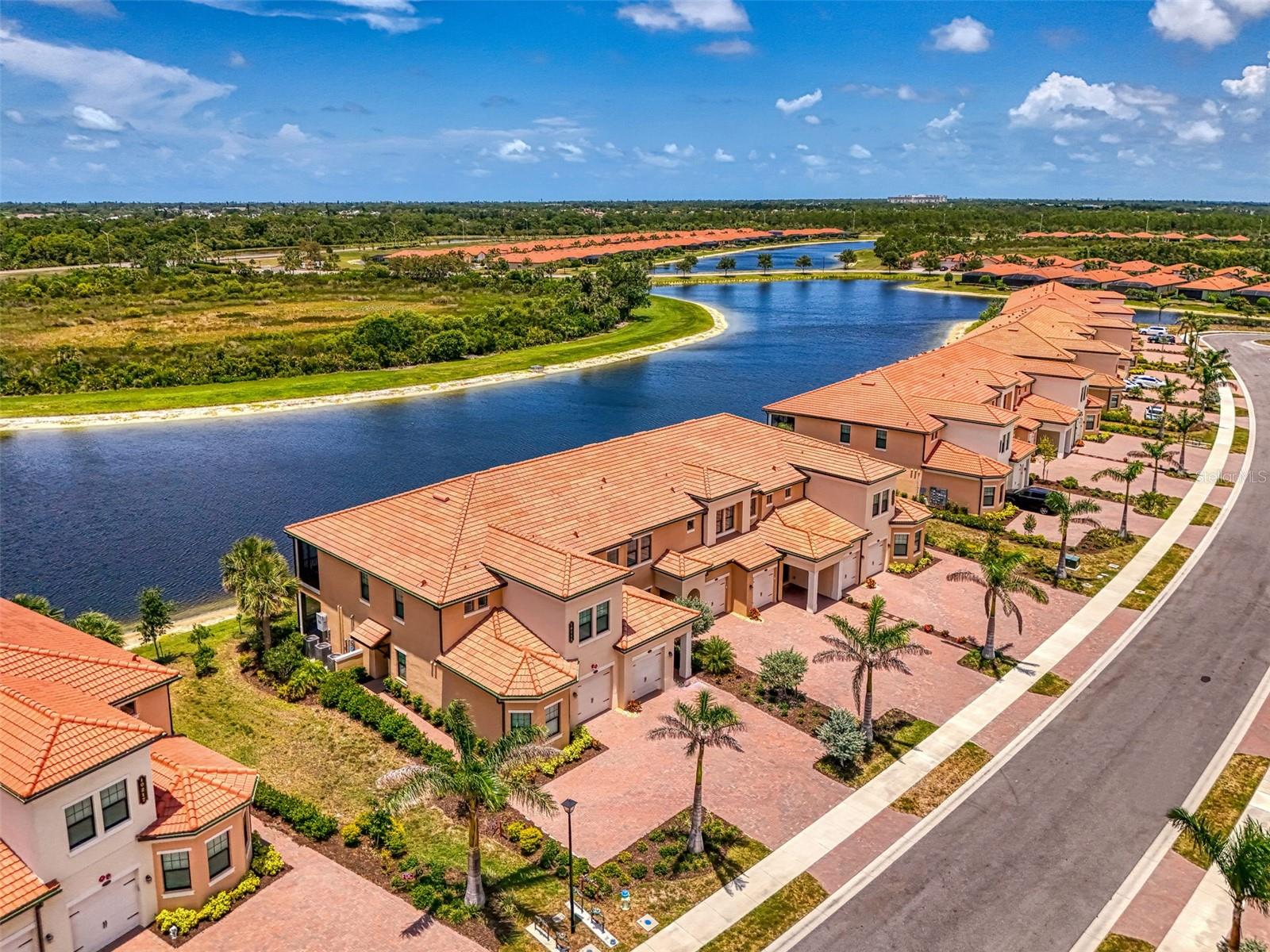 Image 6 of 92 For 10213 Staggerbush Drive 202