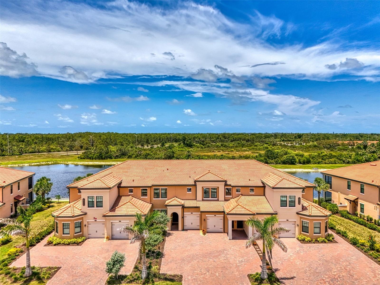 Image 8 of 92 For 10213 Staggerbush Drive 202