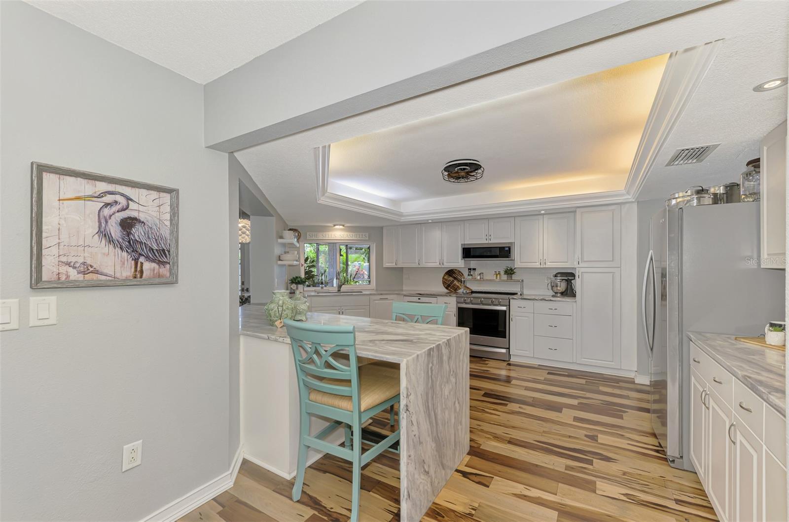 Image 22 of 100 For 829 Harbor Drive S