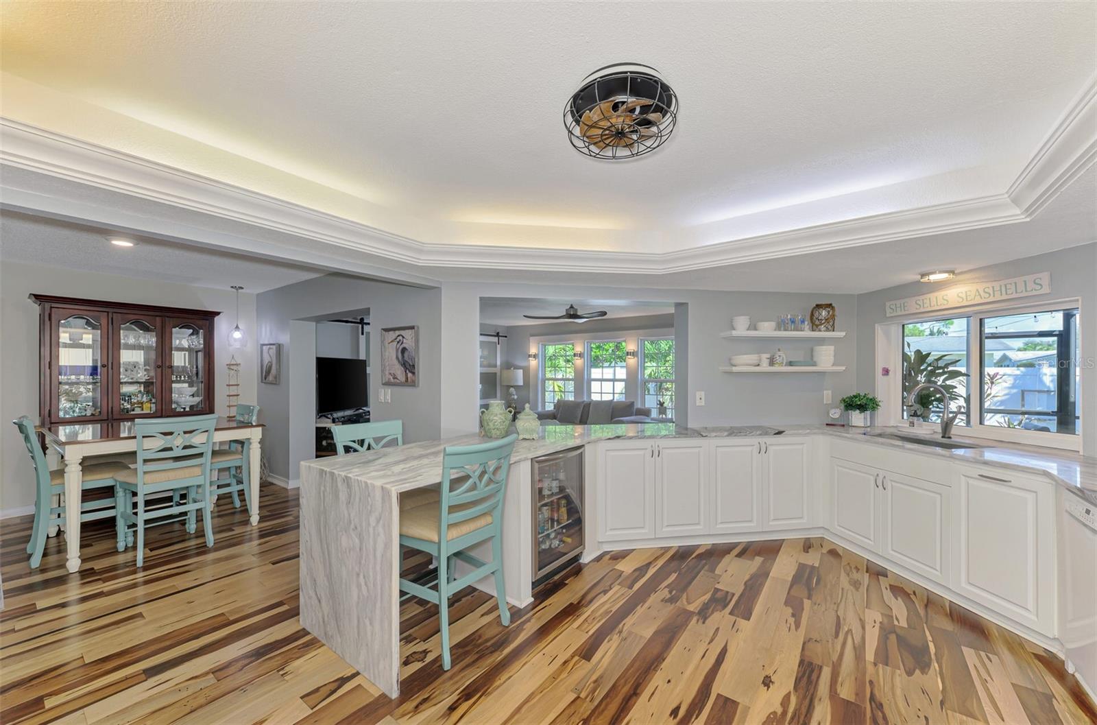 Image 26 of 100 For 829 Harbor Drive S