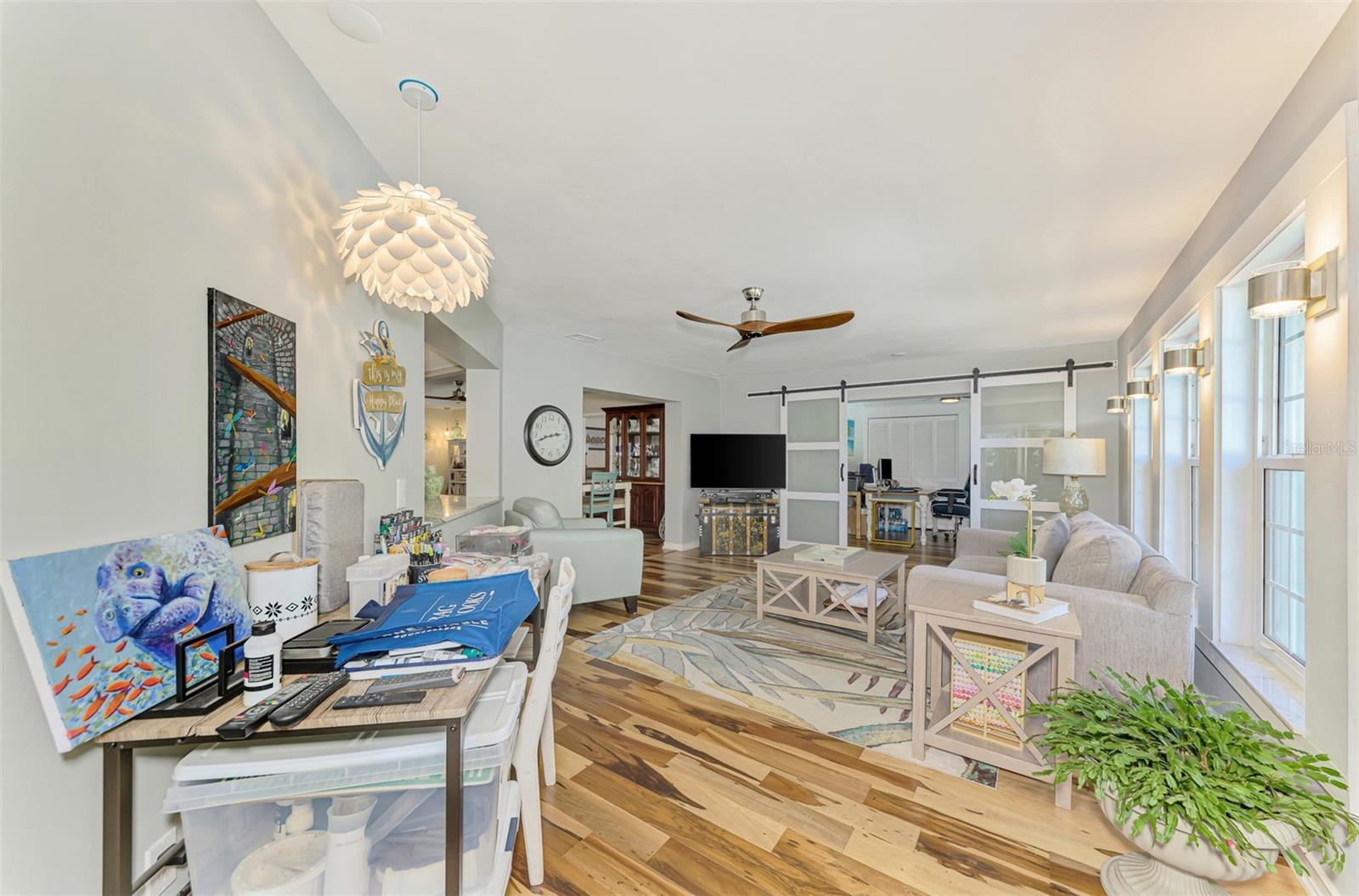 Image 36 of 100 For 829 Harbor Drive S