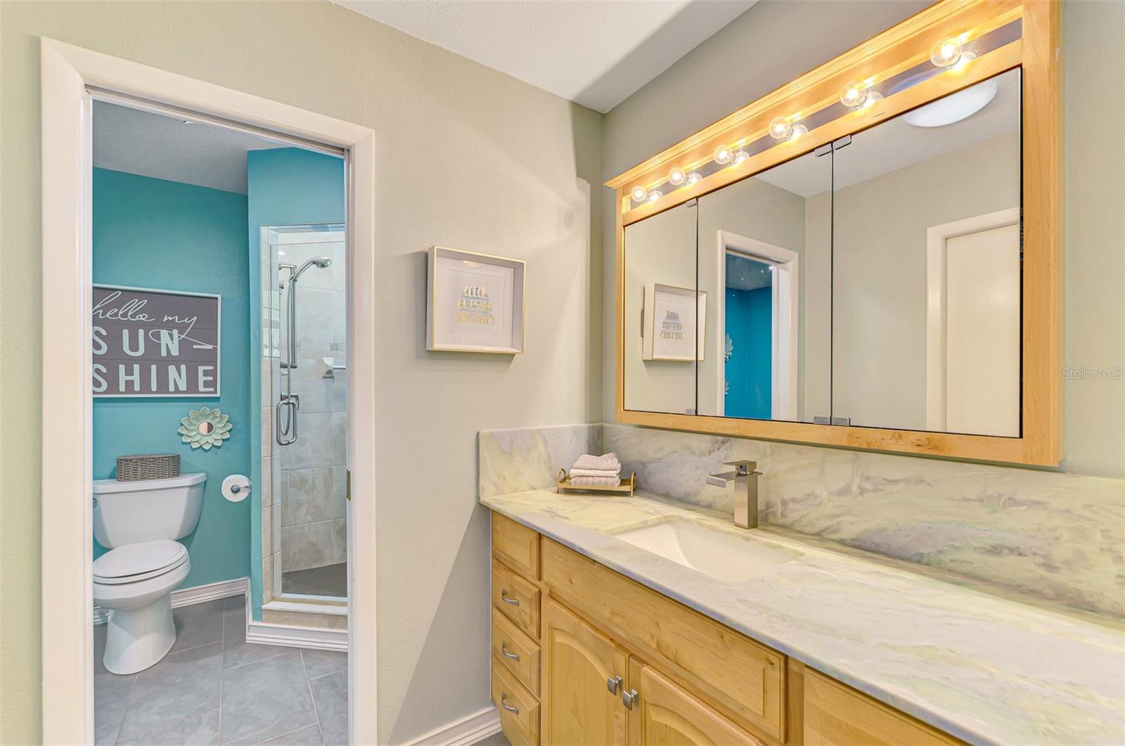 Image 42 of 100 For 829 Harbor Drive S