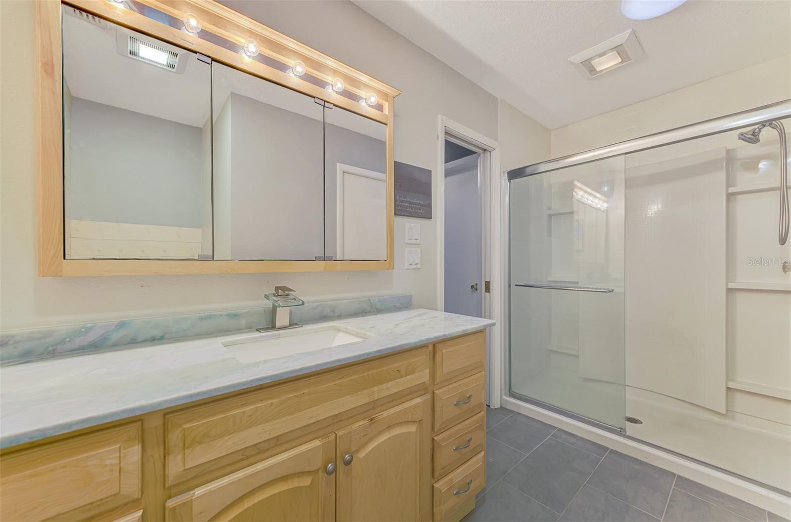 Image 51 of 100 For 829 Harbor Drive S