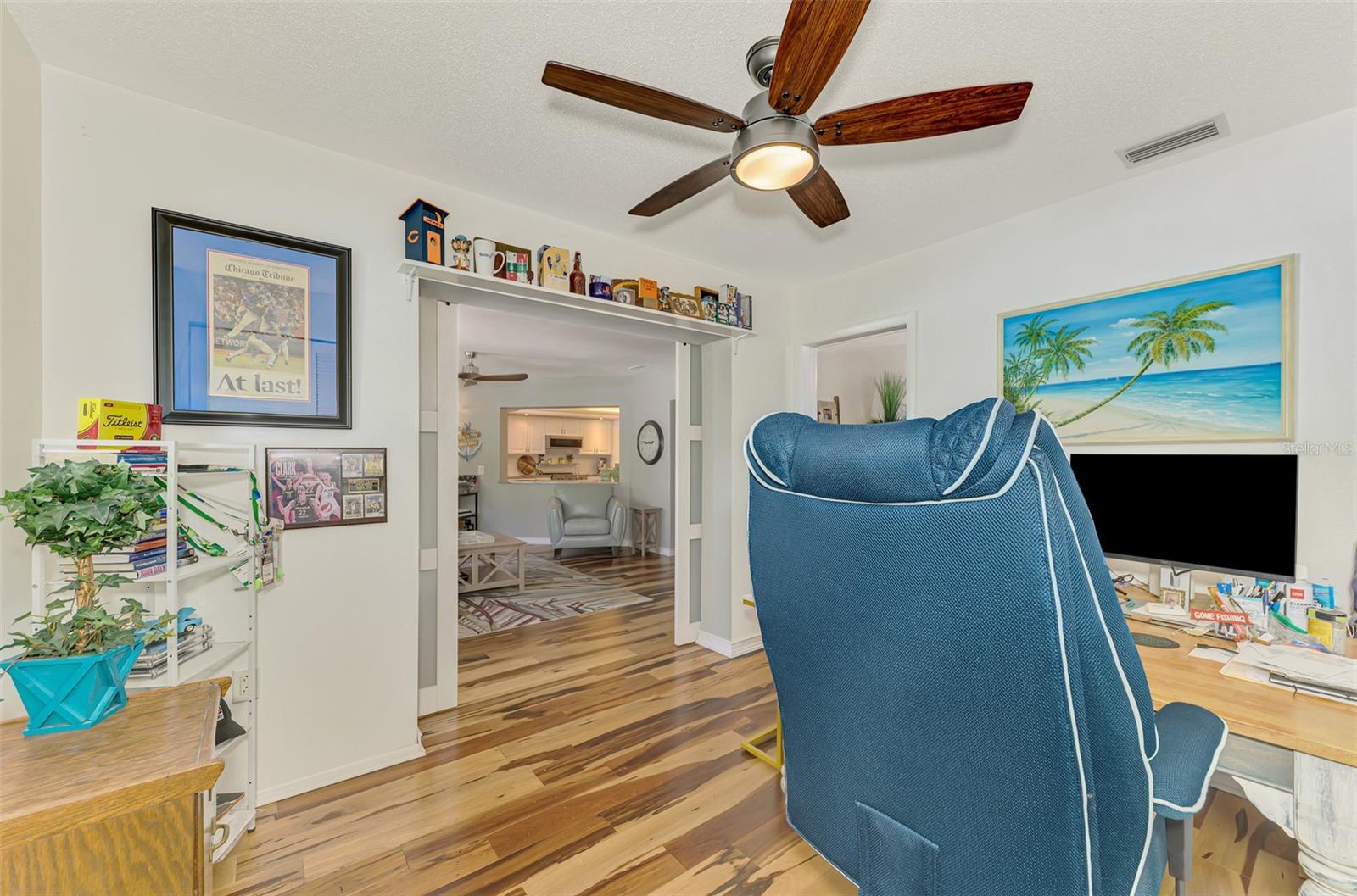 Image 52 of 100 For 829 Harbor Drive S