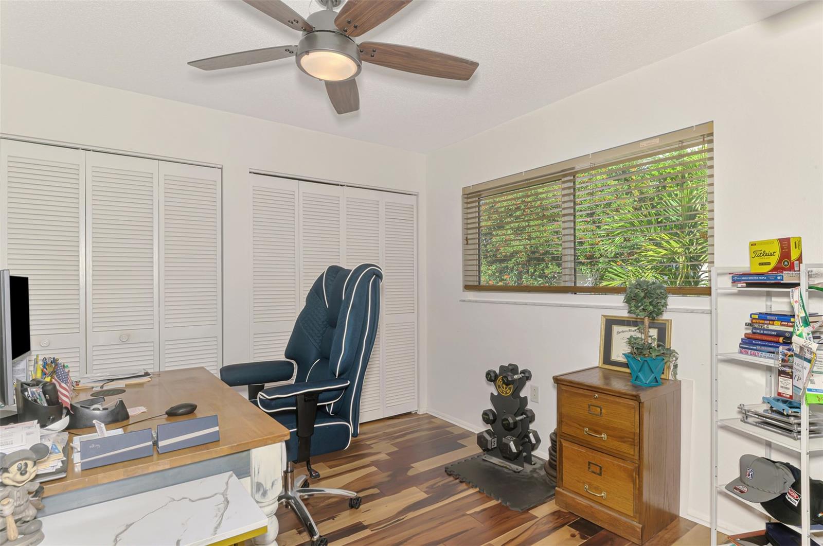 Image 53 of 100 For 829 Harbor Drive S