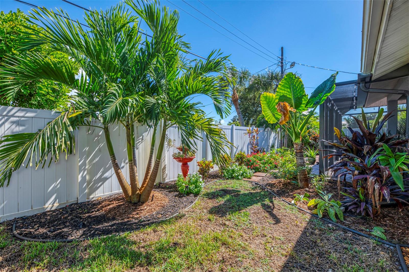 Image 62 of 100 For 829 Harbor Drive S