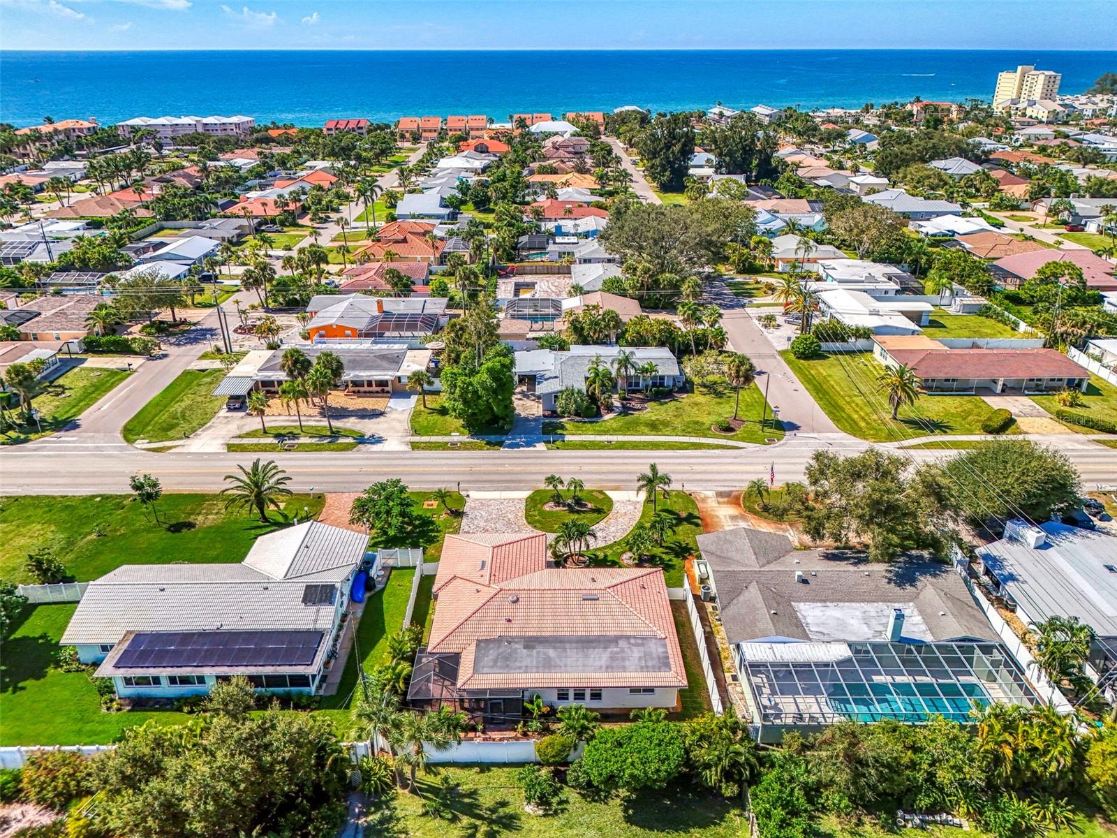 Image 64 of 100 For 829 Harbor Drive S