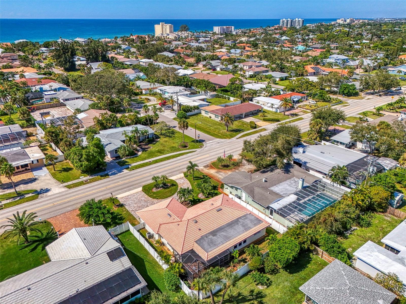 Image 66 of 100 For 829 Harbor Drive S