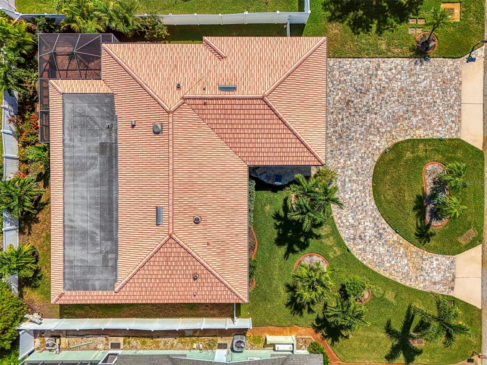 Image 68 of 100 For 829 Harbor Drive S