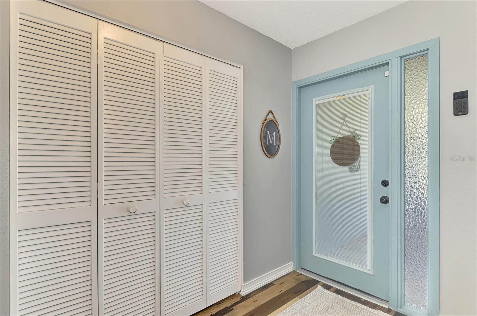 Image 7 of 100 For 829 Harbor Drive S