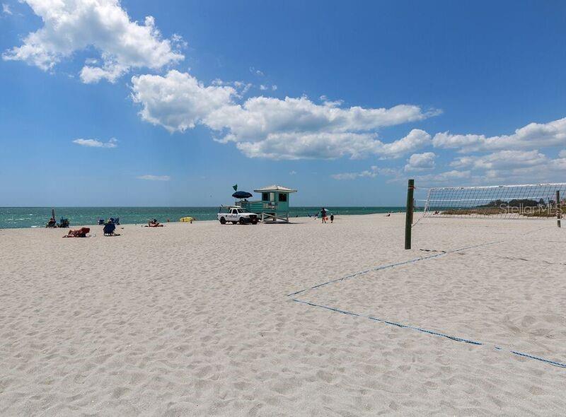 Image 84 of 100 For 829 Harbor Drive S