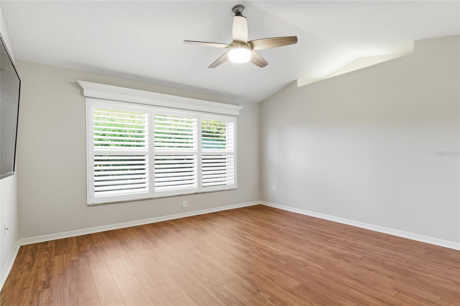 Image 24 of 43 For 1032 Harbor Town Drive