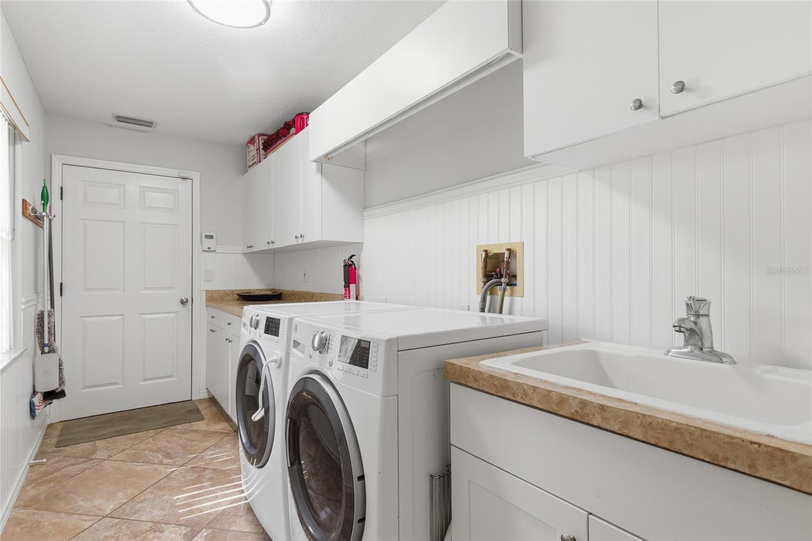 Image 37 of 43 For 1032 Harbor Town Drive