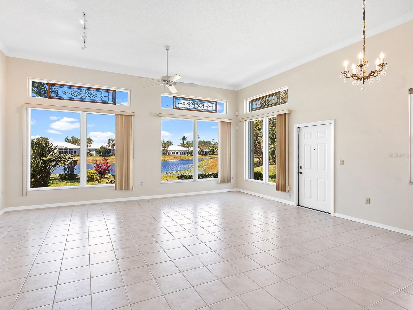 Image 11 of 45 For 643 Crossfield Circle 13