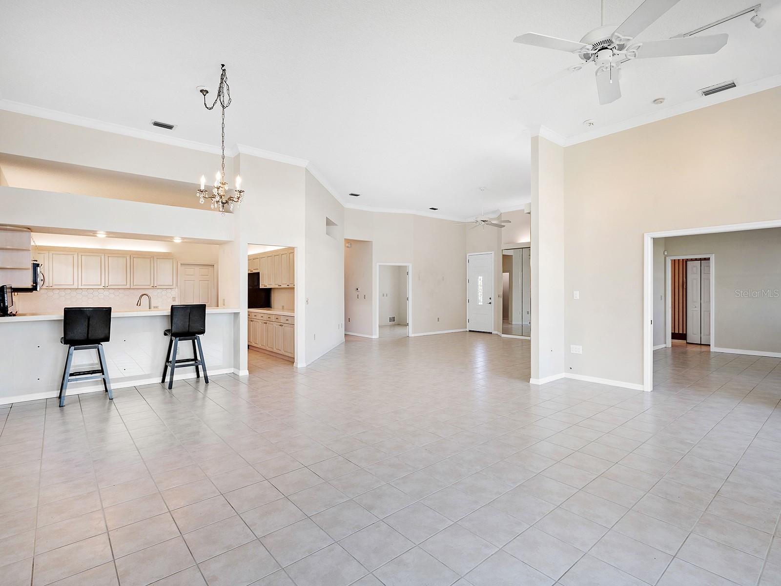 Image 13 of 45 For 643 Crossfield Circle 13