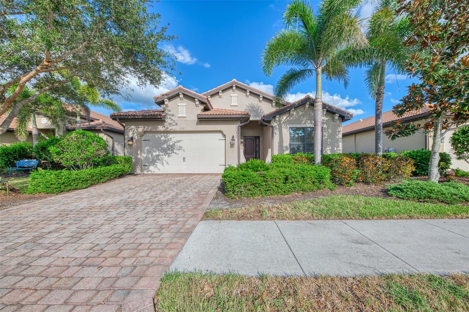 Image 4 of 69 For 1050 Bluffwood Drive
