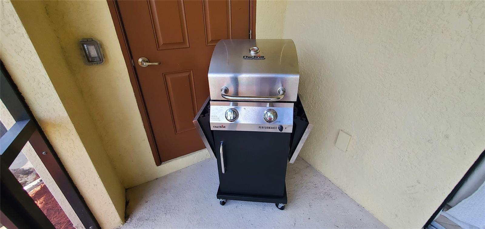 Image 22 of 34 For 20229 Lagente Circle