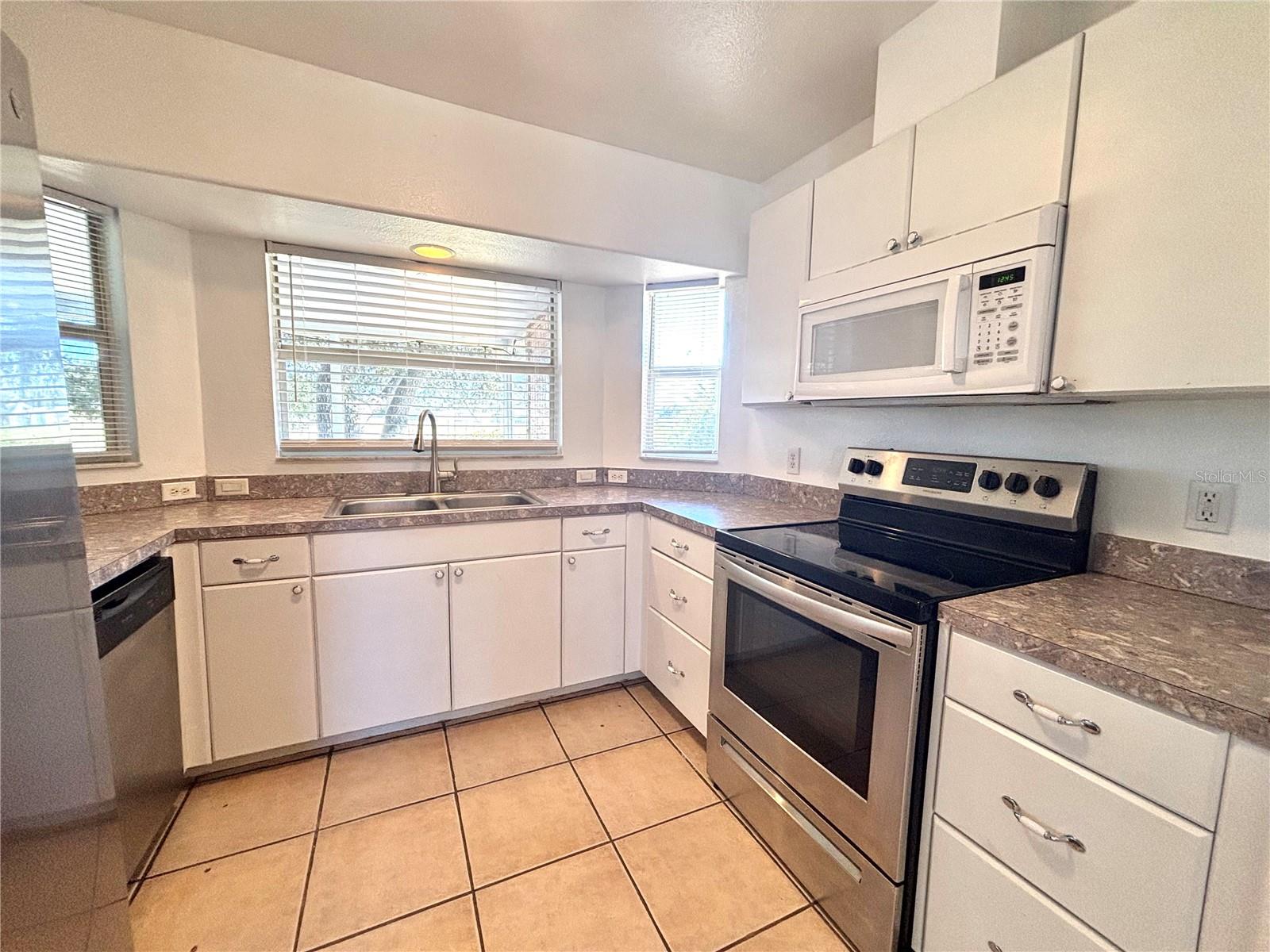 Image 16 of 41 For 1114 Narramore Street